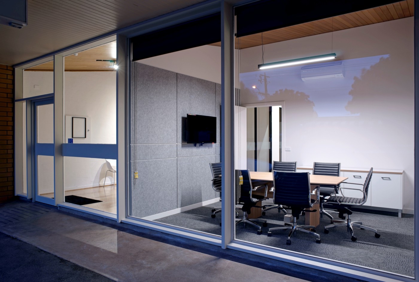 Office-Fitout-Refurbishment-Furniture-Boardroom-Table-Workstations-Carpet-tiles-reception-desk-partition-walls-ceiling-6